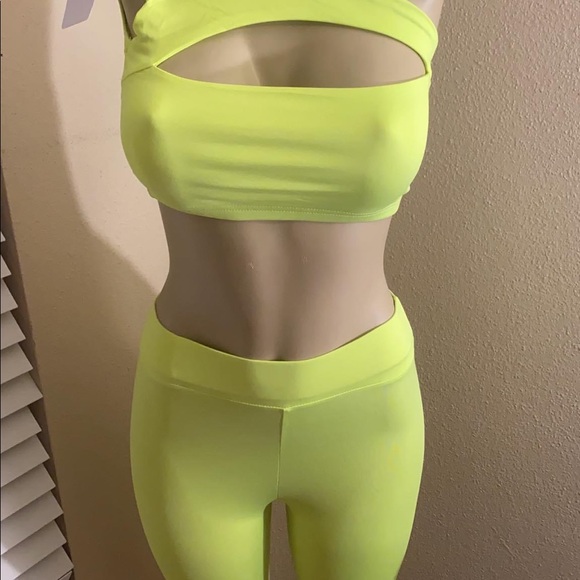 Clothing - Picture 9 of 16